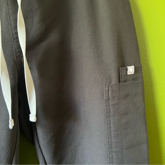 FIGS YOLA BLACK  SKINNY SCRUB PANTS SIZE SMALL - Picture 5 of 7